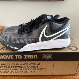 Nike Kyrie 8 'Orca' Basketball Shoes (DJ6017-001) Men’s Size 11 New in Box